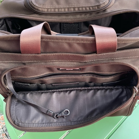 TUMI 2 wheel Brown Carry-On - Picture 6 of 15